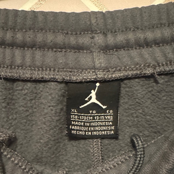Jordan Gray Sweatpants with White Jumpman Tag size XL Youth - Picture 2 of 2